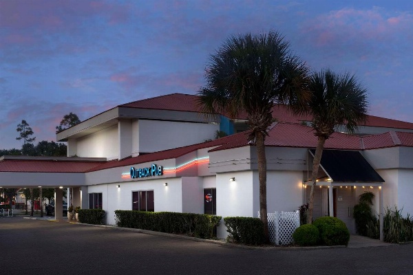Quality Inn Atlantic Beach-Mayo Clinic Jax Area image 2